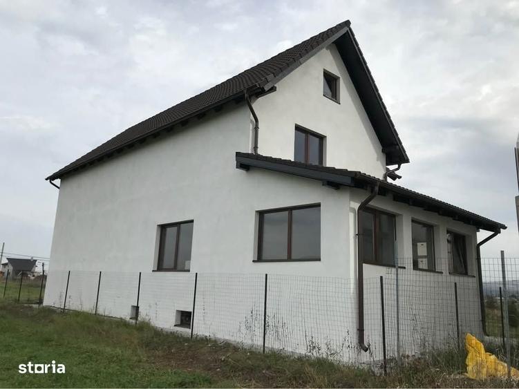 Casă cu 4 camere cu Teren 300 Mp în Partoș