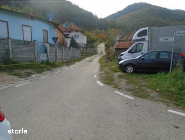 Casă cu 2 camere cu Teren 306 Mp în Central