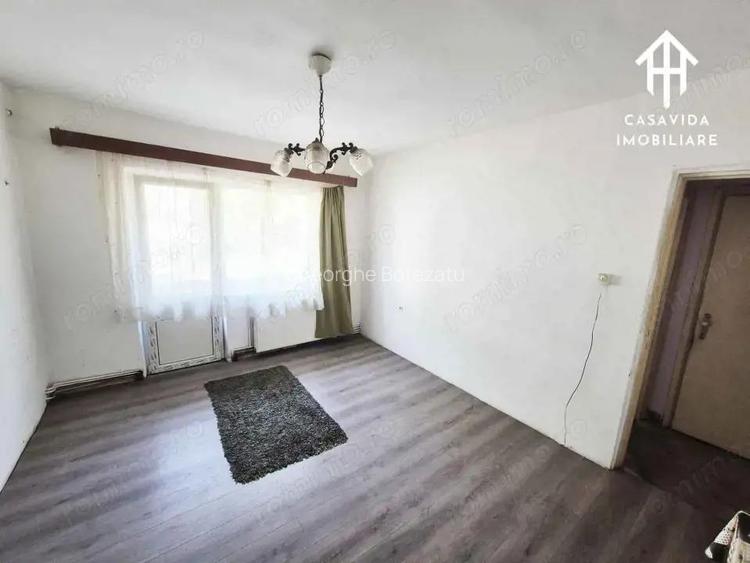 Apartament cu 3 camere de vanzare Etaj 1, zona centrala (Unic)