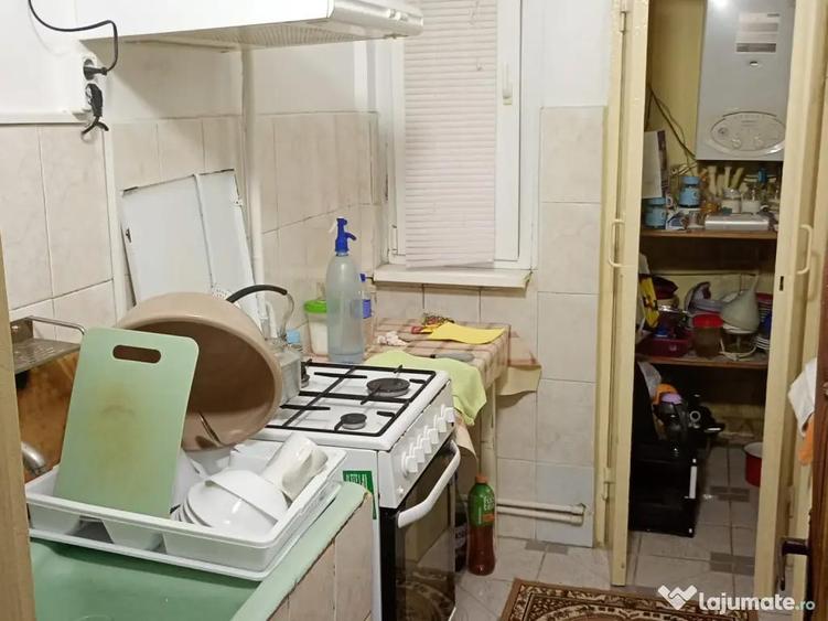 Vand apartament 2 camere central - 2