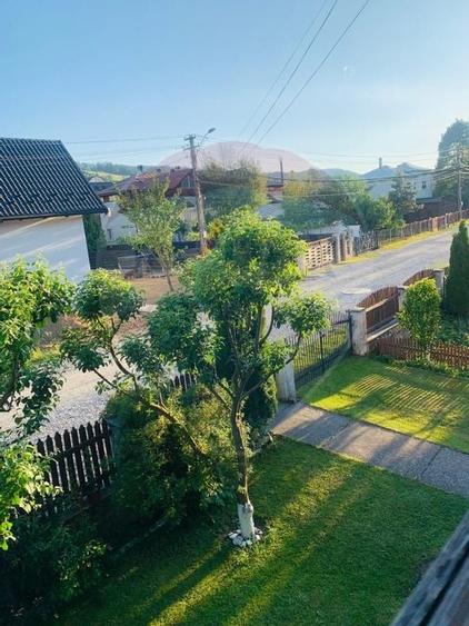 Casă / Vilă cu 9 camere de vânzare în zona Central - 1