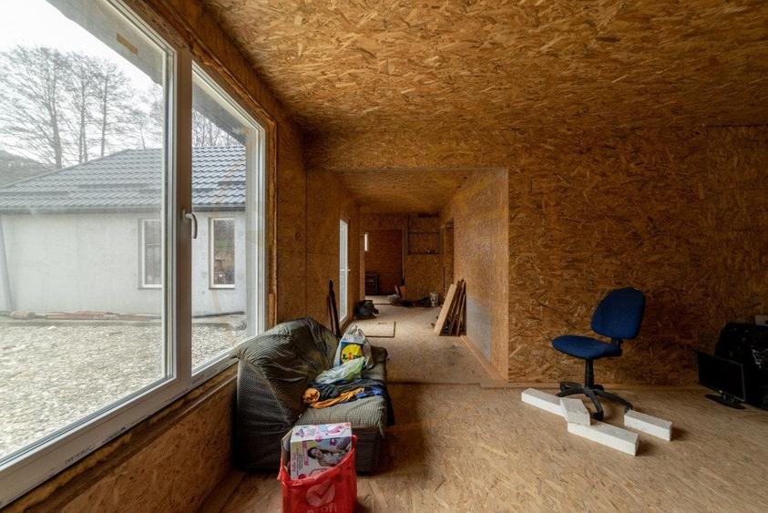 Casa moderna cu 5 camere intr-o zona linistita de deal - 6