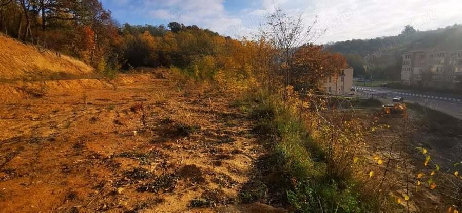 Teren intravilan 2 nivele PUZ spatii comerciale si locativ 1500 respectiv 2000 mp - 9