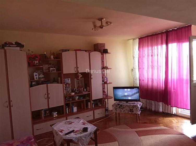 Apartament cu 3 camere decomandat în Nufărul Apartament cu 3 camere decomandat în Nufărul