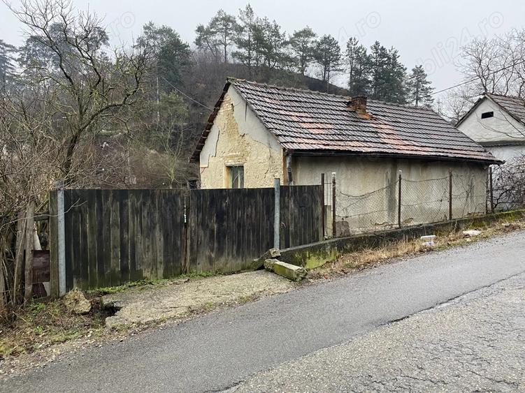 Casa ?i teren de vanzare - 2