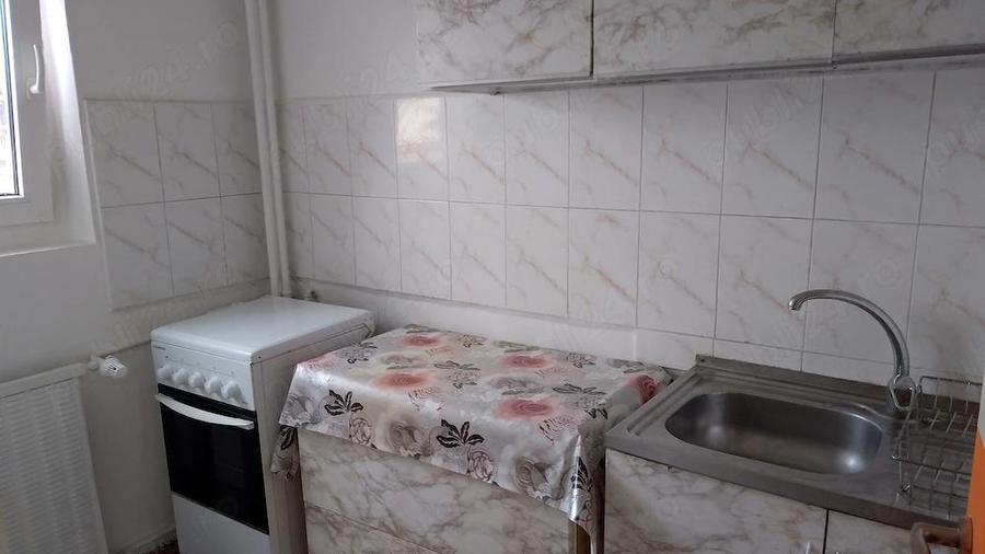 Inchiriez Garsoniera - Proprietar - langa metrou 1 Decembrie - 9