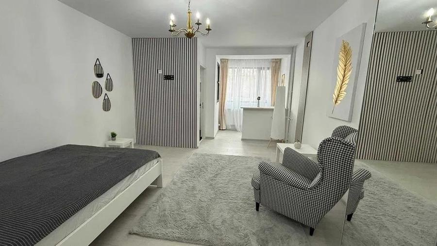 Inchiriere Super Garsoniera Renovata Drumul Taberei-Favorit - 1