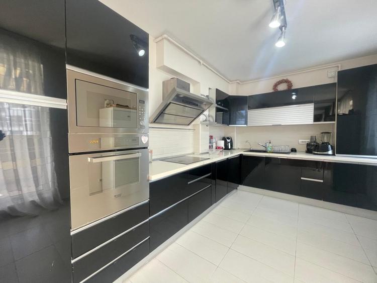 Apartament cu 5 camere si terasa spatioasa + 2 locuri de parcare - 3