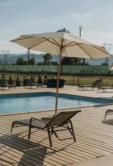 De Vanzare Proprietate Fabuloasa Zona Roznov - 4