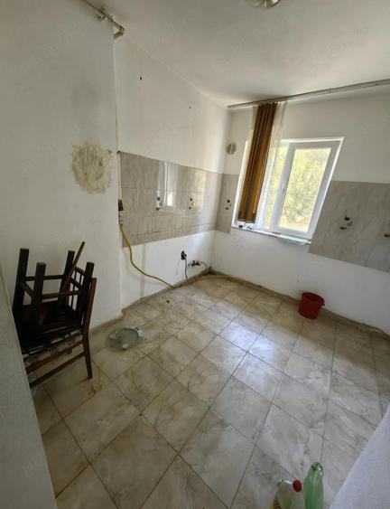 URGENT!!! Vand apartament 73,33 mp, 4 camere, Petrila, 8 Martie - 7