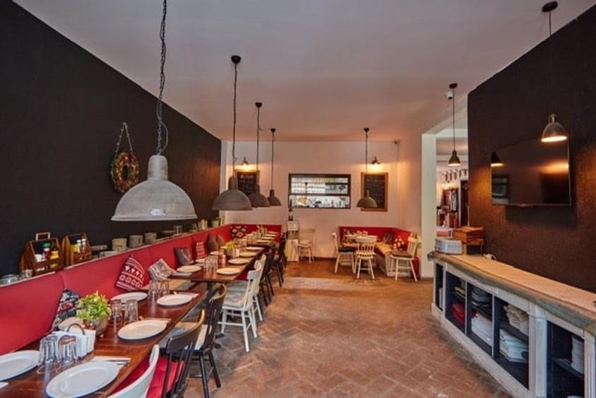 Pensiune lângă Complex Cheile Gradistei în Moeciu -Bran ,amenajare unică - 6