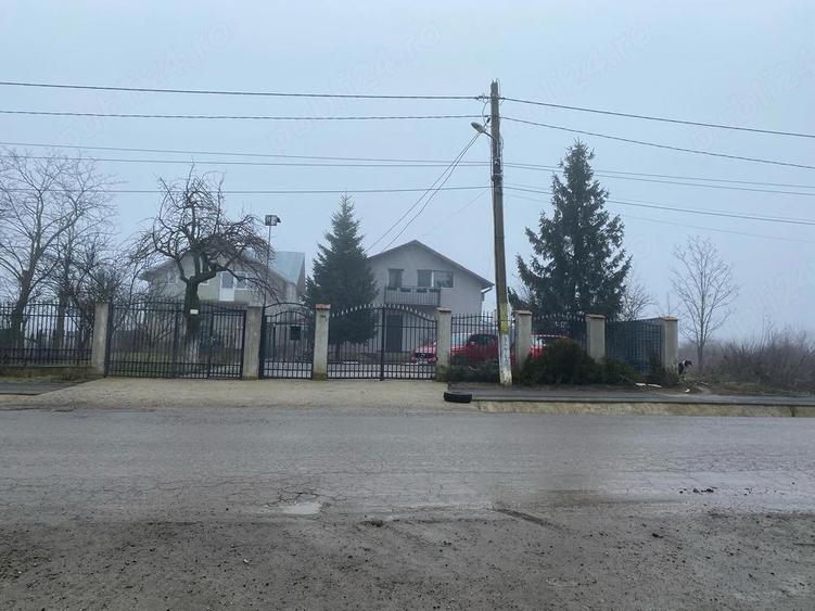 Teren de 2998 mp, în Decindea