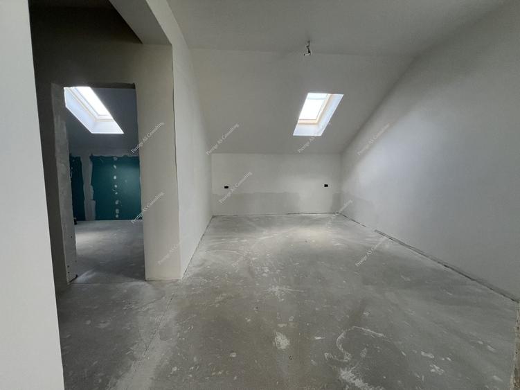 Duplex cu 4 camere cu Canalizare în Moșnița Nouă