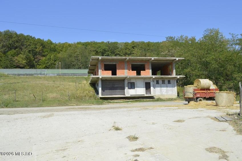 Bogati - Glimbocel, Ferma Zootehnica, Cladiri 1996 mp, Teren 4.89 ha - 8
