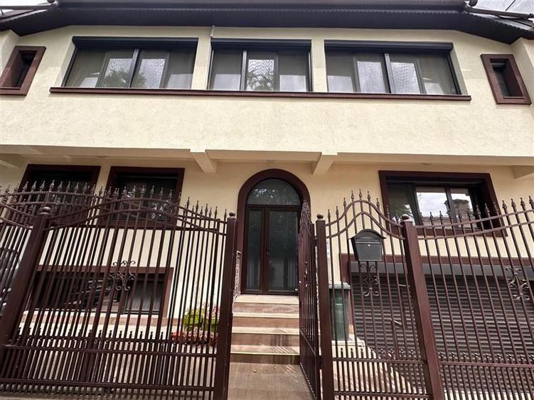 Vanzare imobil nou | Eminescu - Mosilor - Fainari | teren 246 mp | garaj | - 1