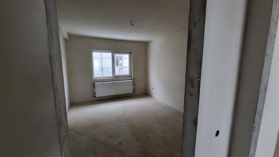 Vand apartament/spatiu servicii + demisol + garaj - 4