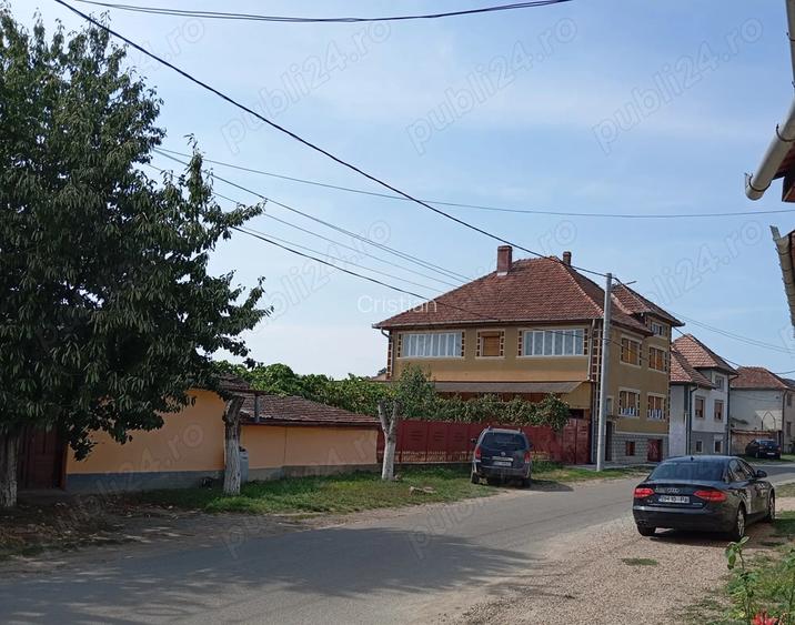Casa cu etaj in Beius