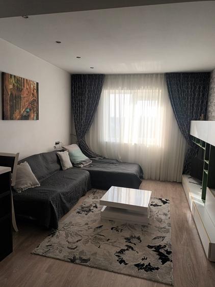 apartament in fostul hotel rin vitan ,doua camere - 10