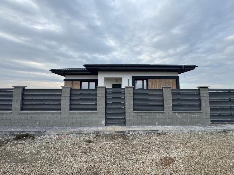 Casă de vânzare individuală nouă | Berceni Ilfov – 4 camere | teren 370 mp - 4