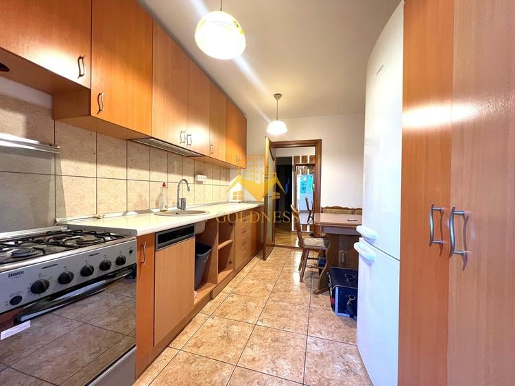 Apartament cu 3 camere decomandat în Central