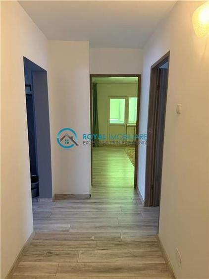 Royal Imobiliare - Apartament 3 camere zona 9 Mai - 10