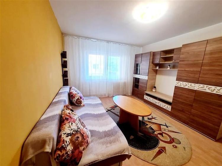 Decomandat cu 2 bai, structura aerisita, Centrul Civic, Brasov - 1