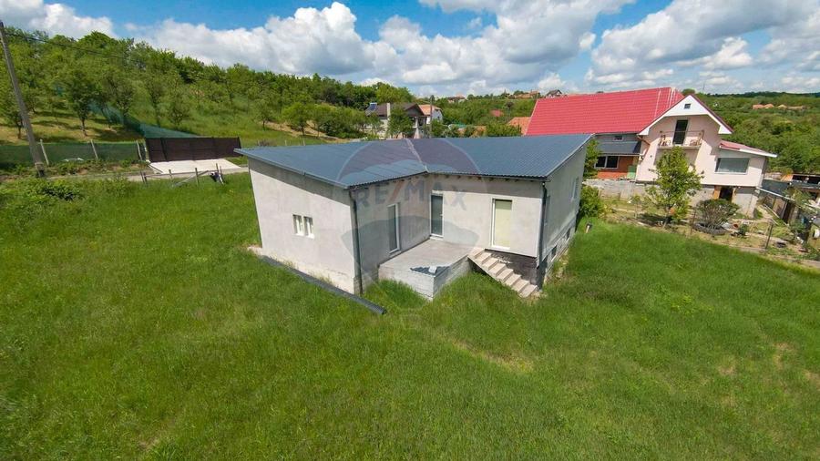 Casa cu 3 camere, anexa si 2042 mp teren de vanzare, in Calea Mare - 6