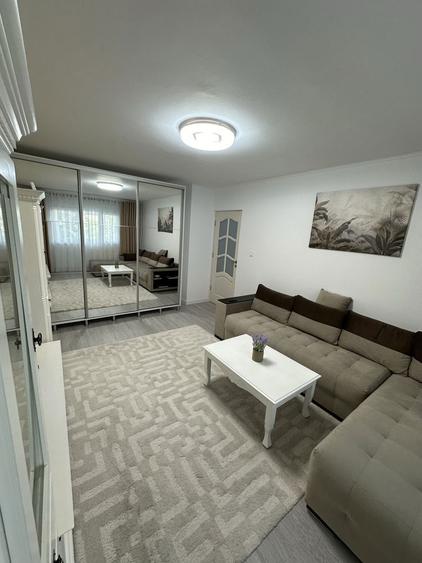 Apartament 2 cam gara et 3 , renovat ! - 2