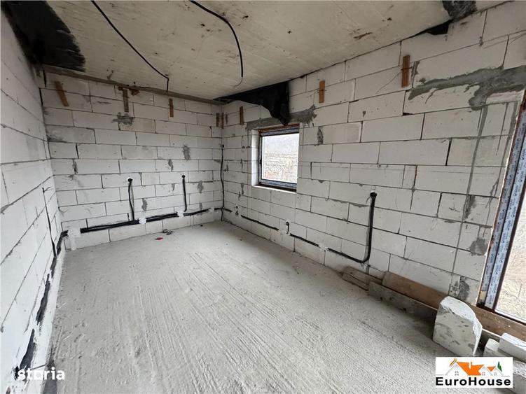 Casa la rosu de vanzare in Alba Iulia - 2