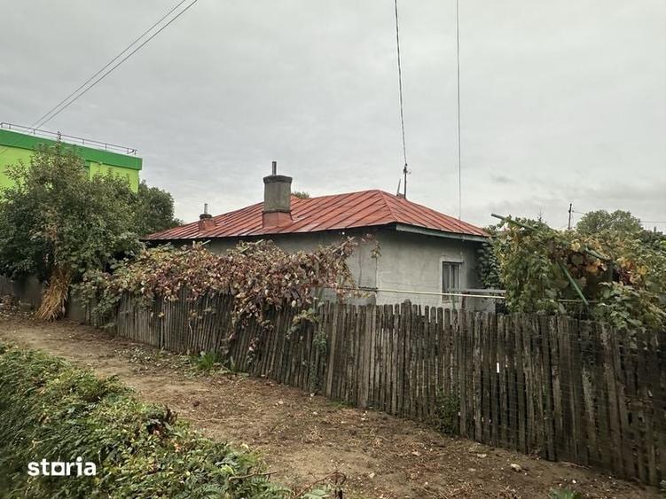Casă cu 4 camere cu Teren 700 Mp în 1 Decembrie
