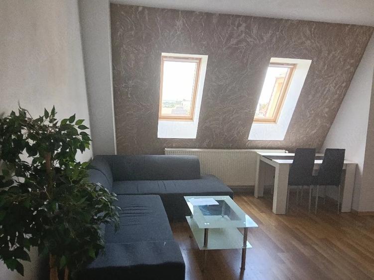 Apartament cu 2 camere semidecomandat în Vest