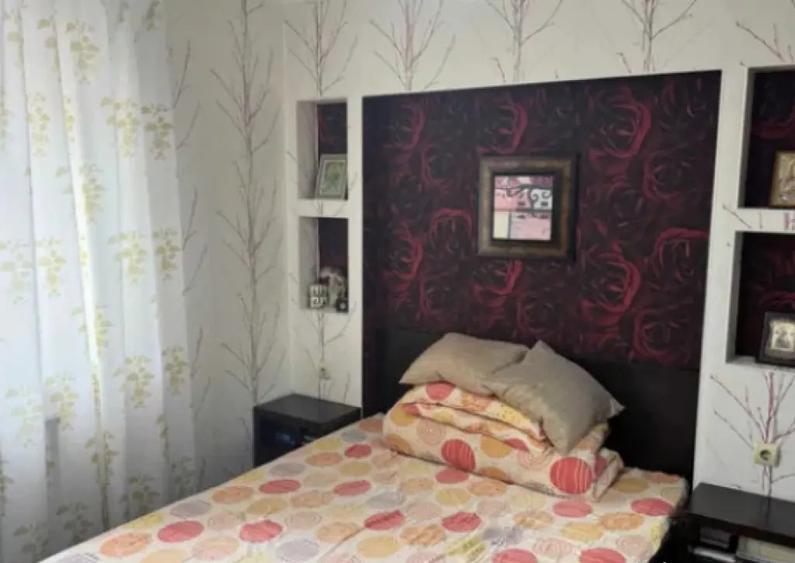 Apartament 2 camere, decomandat - zona Tractorul - 1