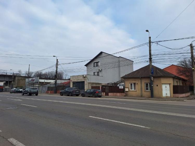 Ofer spre inchiriere spatiu (casa), Bd Bratianu intre CORA si LIDL - 2