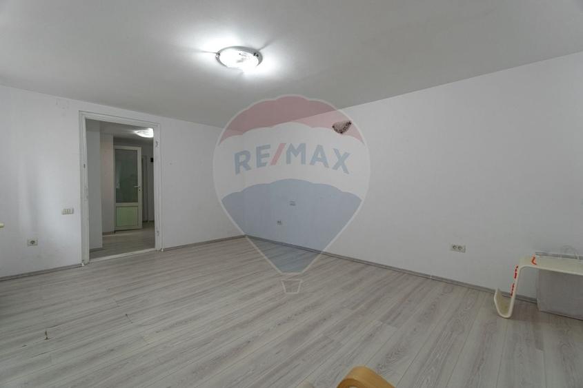 Garsonieră de închiriat– Strada Republicii 31/ Comision 0% - 4