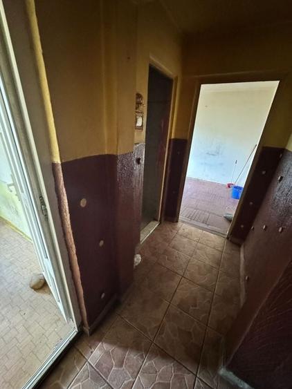 Apartament 3 camere semidecomandat Scoala 8 - 3