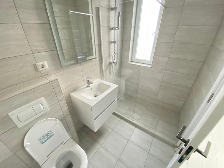 Case cu 4 camere. Partial mobilata/utilata. Comision 0 - 16