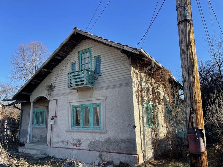 Casa de vanzare in Pucioasa - 1