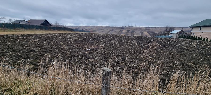 Terenuri intravilane la Stancesti si teren cu constructie - 4