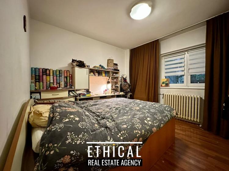 Apartament cu 3 camere decomandat în Drumul Taberei
