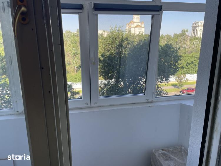 Apartament cu 3 camere decomandat în Centrul Civic