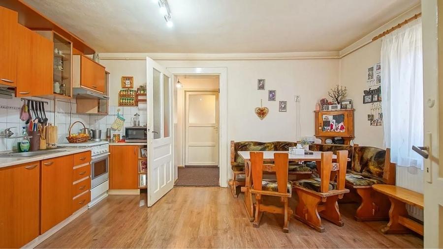 Casă cu 4 camere în Centrul Civic