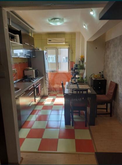 APARTAMENT DE VANZARE CU 2 CAMERE DECOMANDAT - 5