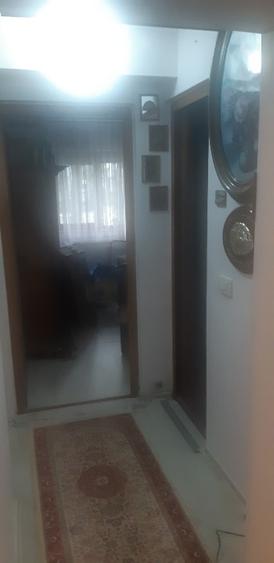 Proprietar vînd apartament cu 4 camere  decomandat  - 8