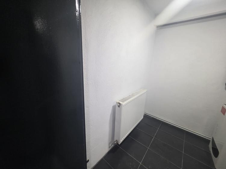 Inchiriez spatiu depozitare demisol Gemenii - 6