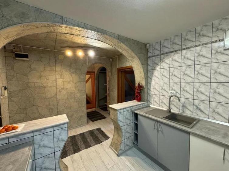 Apartament cu 3 camere, cartier Noua - 4