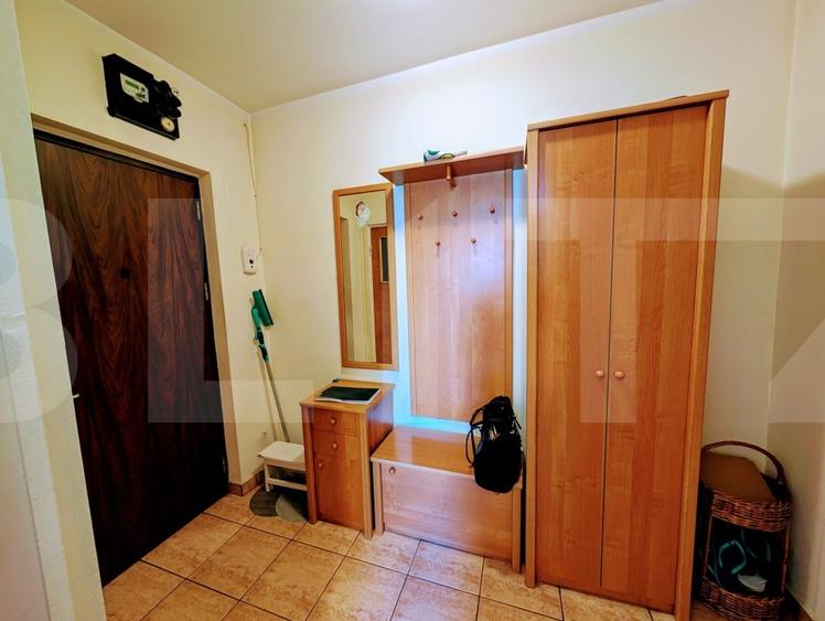 Apartament de vanzare, cu 3 camere, 65 mp, decomandat, Piata Victoriei - 16