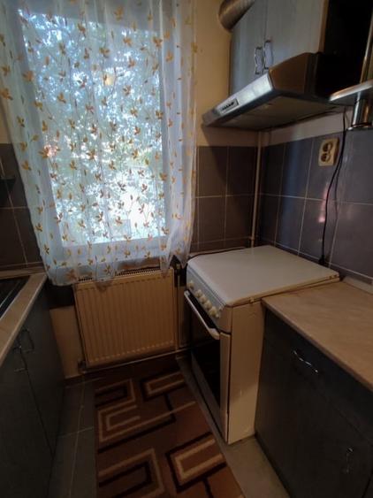 Garsonieră decomandată, mobilată în Podul de Piatră