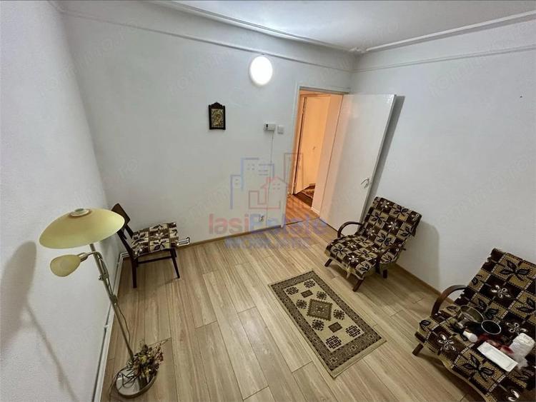 Apartament cu 2 camere semidecomandat în Filiași