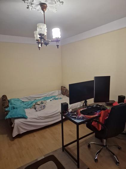 Apartament cu 2 camere decomandat în Hala Centrală