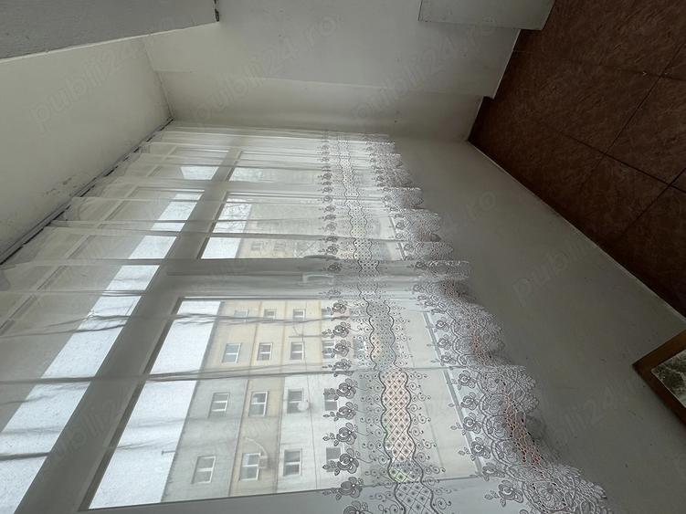Apartament cu 3 camere semidecomandat în Central